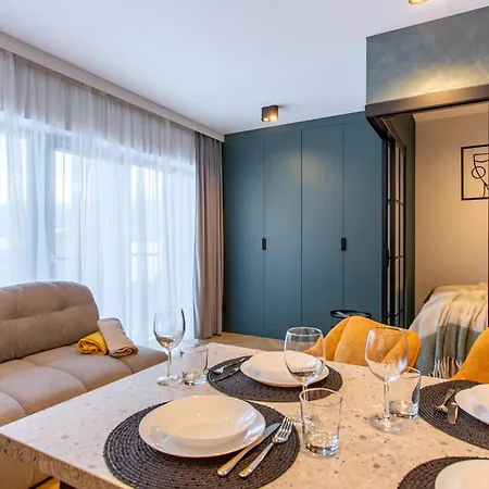 Obroncow Pokoju 11 * 斯克拉斯卡波伦巴