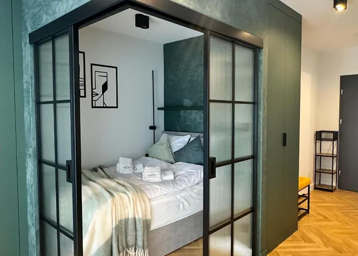 公寓 Obroncow Pokoju 11