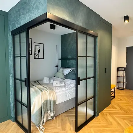 Apartment Apartament 11 Obroncow Pokoju 10 A