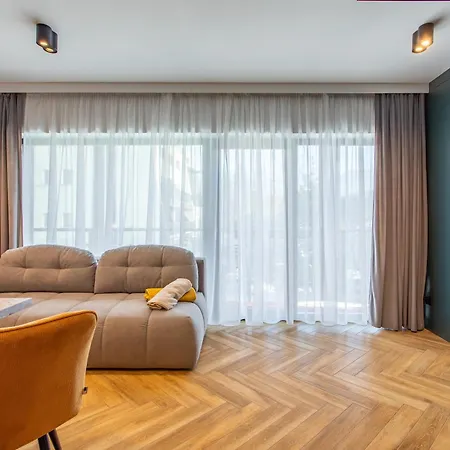 Apart-invest 11 Obrońców Pokoju *