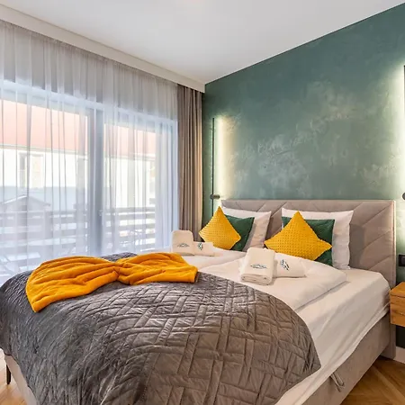 Apartment Apartament 11 Obroncow Pokoju 10 A